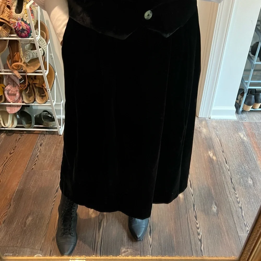 Vintage classic black